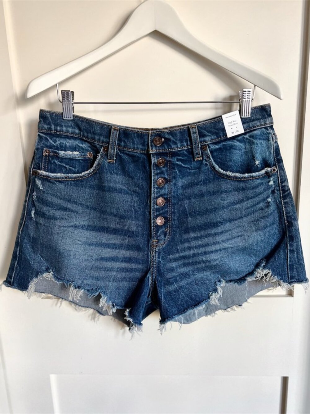 Abercrombie & Fitch High Rise Mom Shorts - Medium Wash - NWT - 12 / 31w